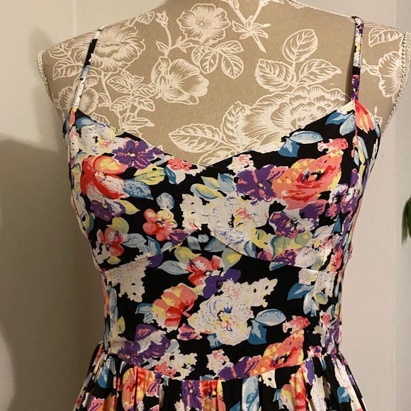 MINKPINK Black Lollie Floral Tie Back V-neck Mini - Picture 6 of 12